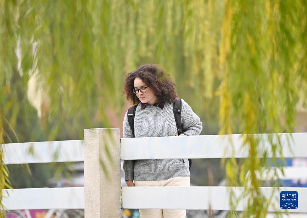 巴西姑娘鼓中说唱“中国韵”