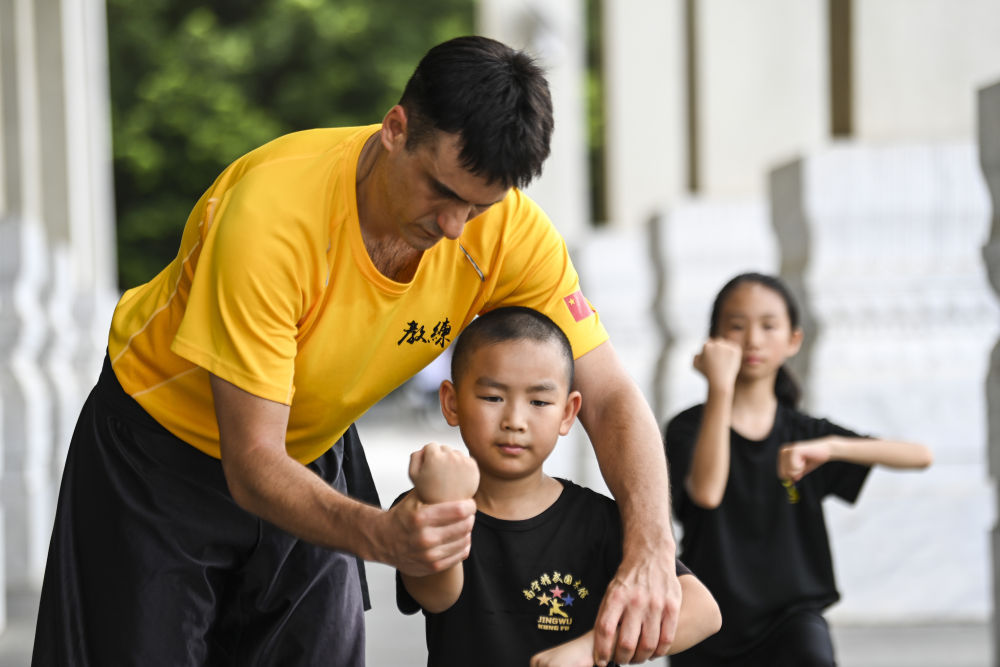 资讯有故事丨练武术 学针灸 巴西友人爱上中国传统文化