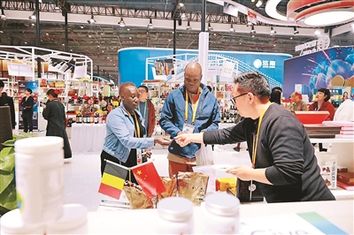 新的一年,紧抓中国开放发展新机遇(侨界关注)