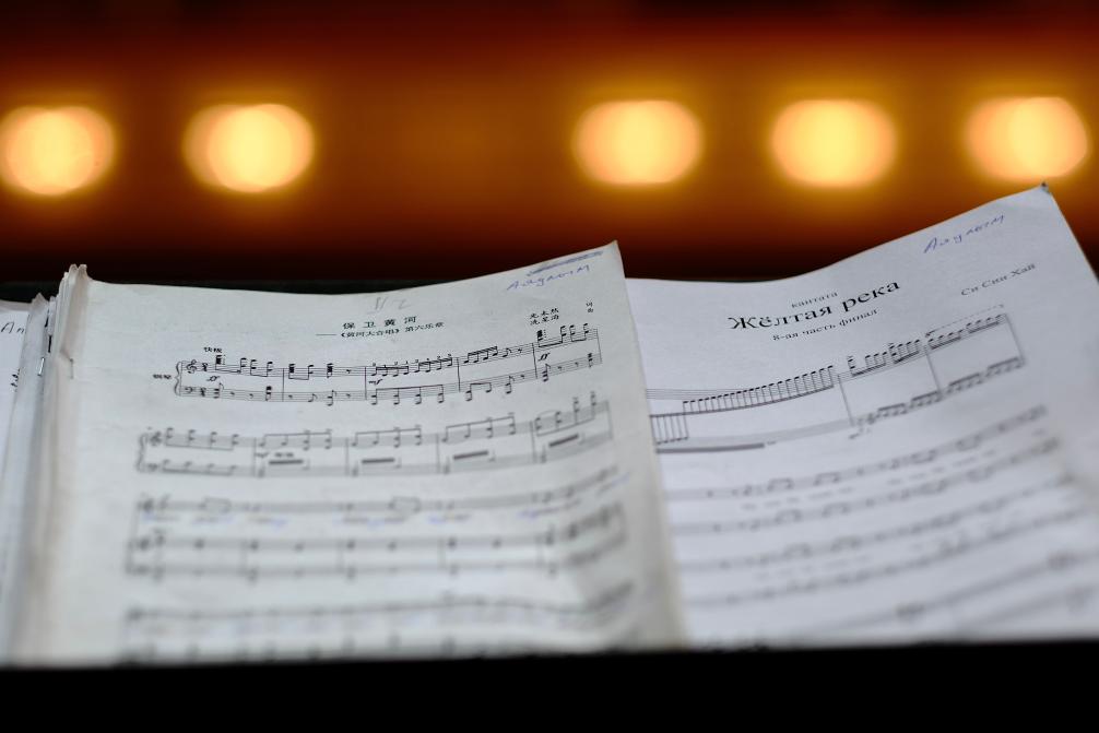 心相近丨让珍贵记忆代代相传——冼星海和拜卡达莫夫兄弟情谊融入新时代中哈友好宏大乐章