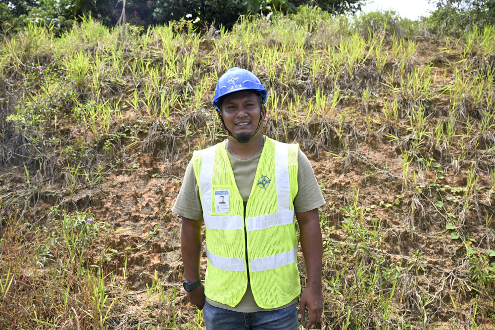 一带一路故事绘|马东铁:一条与自然共生的“绿色脊梁” 一带一路故事绘|马东铁:一条与自然共生的“绿色脊梁”