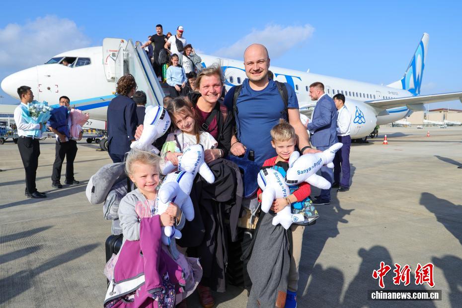 中国首条第七航权客运航线航班抵三亚 中国首条第七航权客运航线航班抵三亚