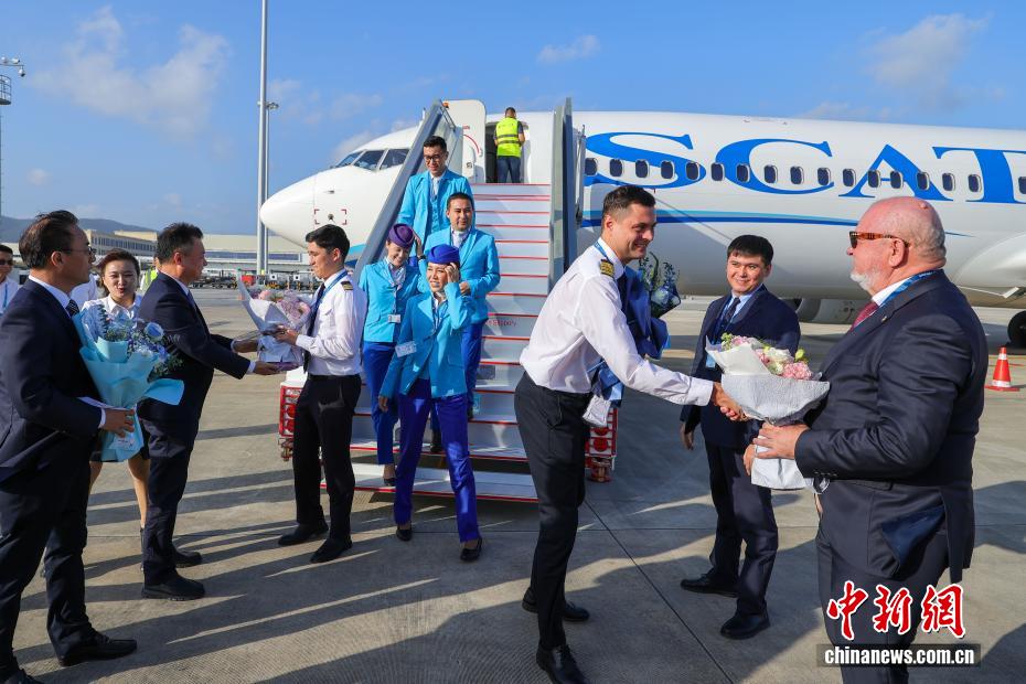 中国首条第七航权客运航线航班抵三亚