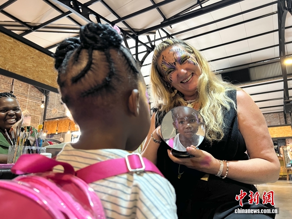 周末市集受南非约堡民众青睐