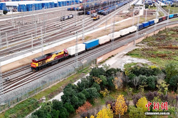 东西问丨乔治·帕潘德里欧：如何打破“文明冲突”叙事陷阱？