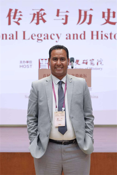 为埃及考古学家、卢克索博物馆馆长阿拉·曼沙维。受访者供图