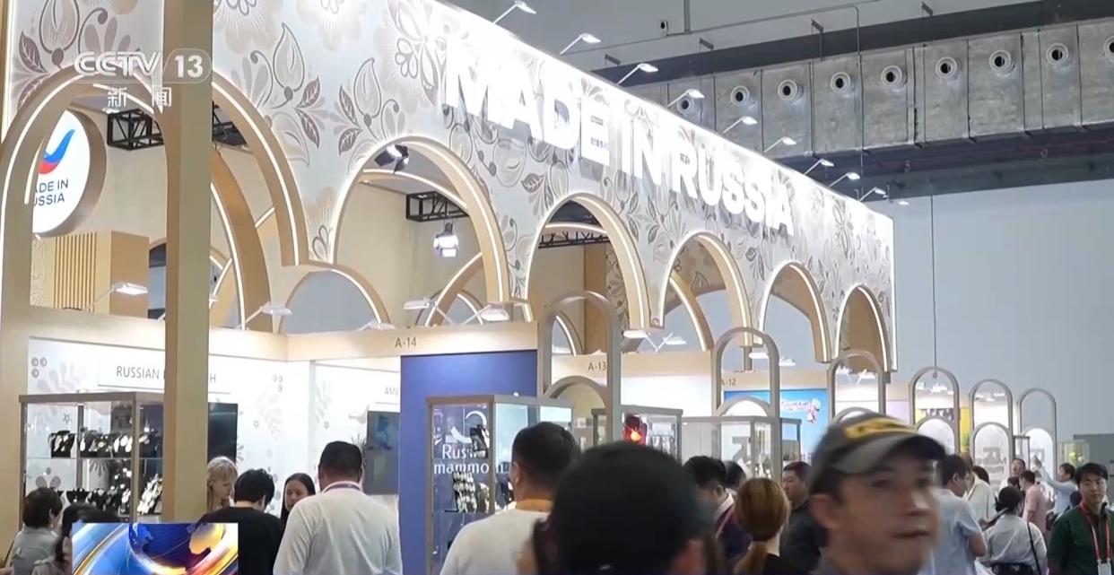 外国展商直呼“没想到”!消博会展示中国市场独特吸引力