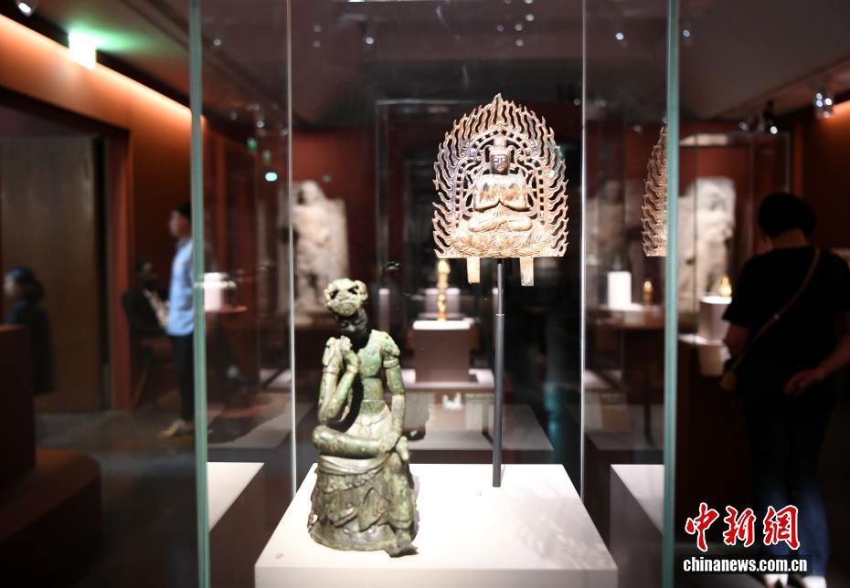 新罗文物展亮相法国吉美博物馆