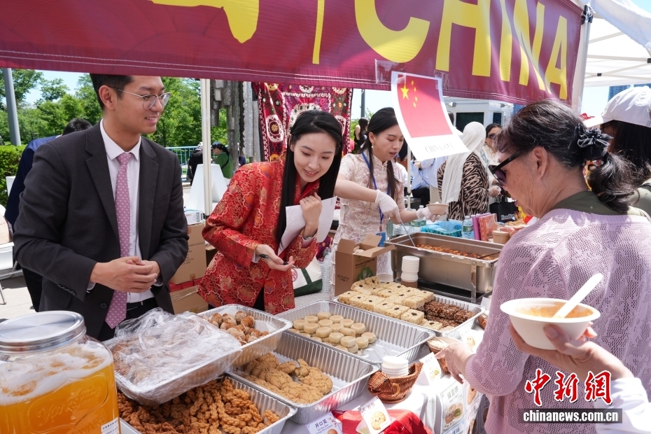 联合国总部变身国际集市 义卖活动助力人道事业 联合国总部变身国际集市 义卖活动助力人道事业