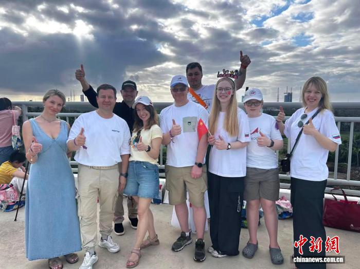 封关半年看海南:“老外”为何喜欢来“追箭”? 封关半年看海南:“老外”为何喜欢来“追箭”?
