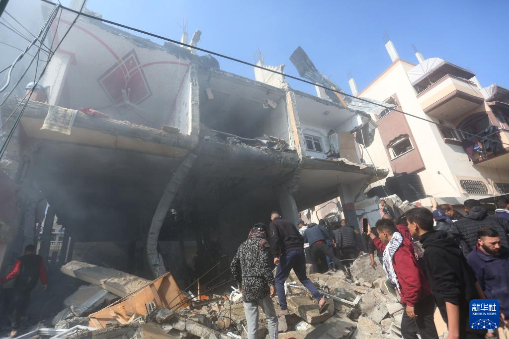 以军轰炸加沙南部 至少15人死亡