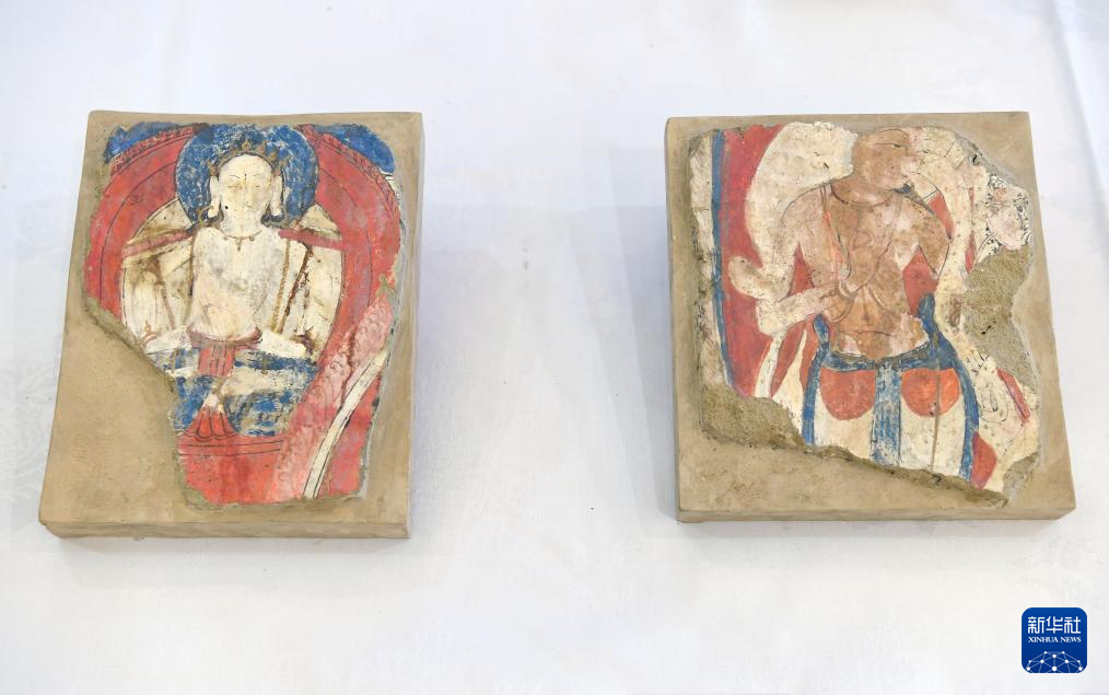 中方在纽约接收美方返还的38件中国流失文物艺术品