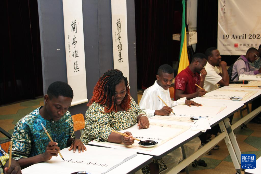 世界多地举行中文日庆祝活动