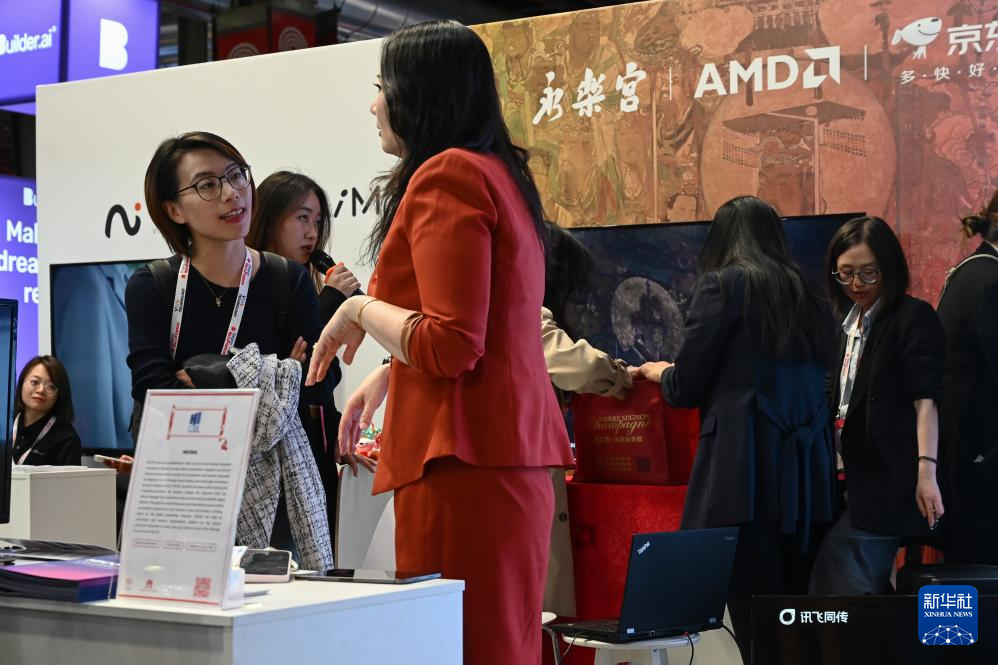 中国馆亮相法国“科技万岁”展