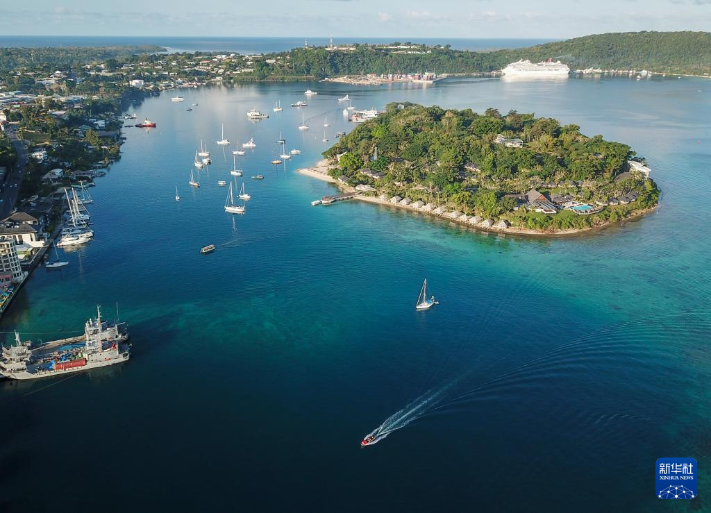 瓦努阿图:碧海环苍翠