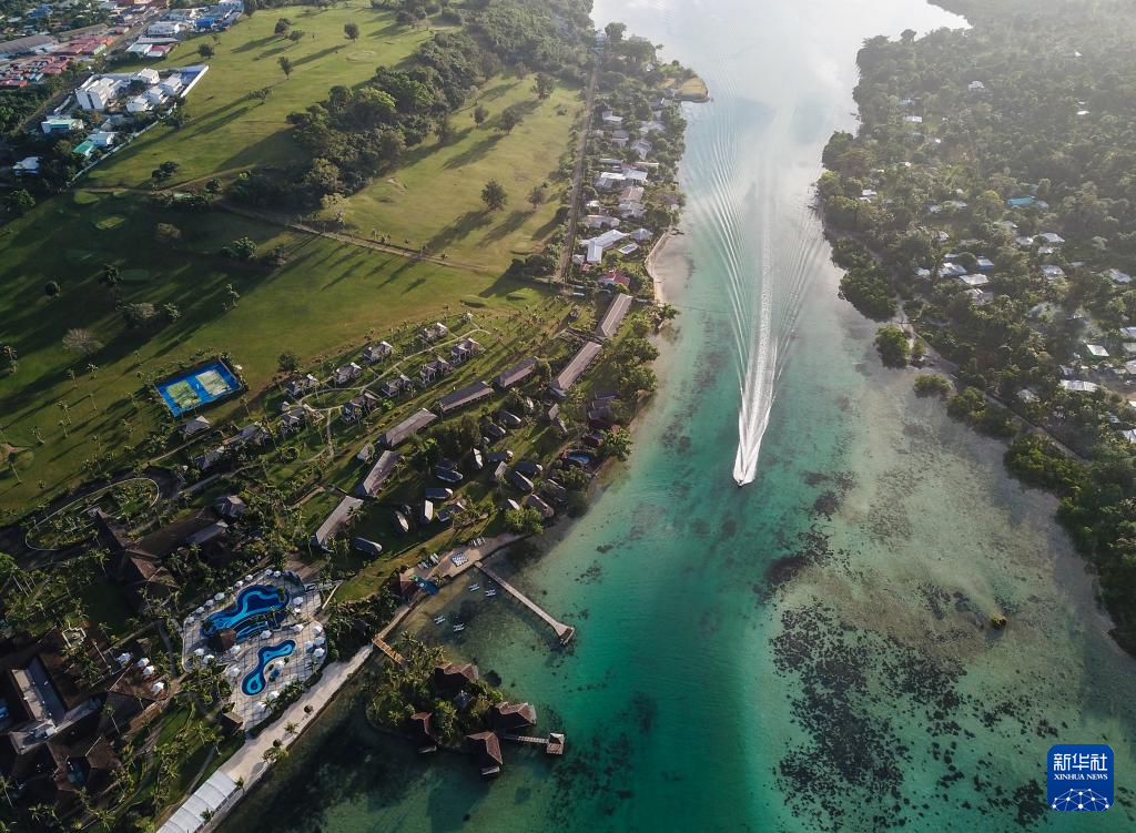 瓦努阿图:碧海环苍翠