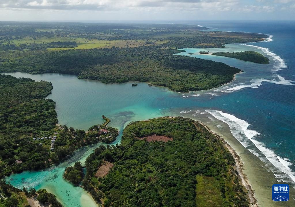 瓦努阿图:碧海环苍翠