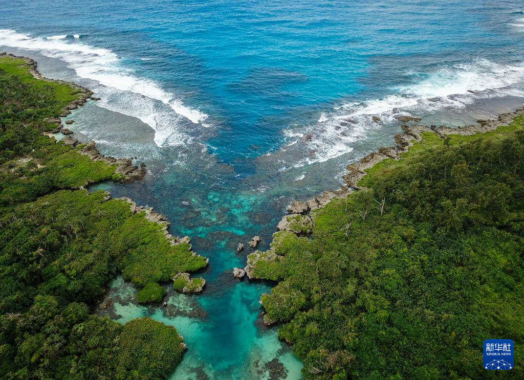 瓦努阿图:碧海环苍翠
