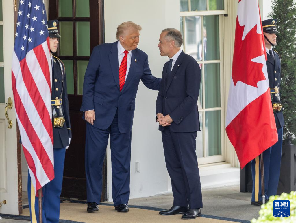 加拿大总理访美与特朗普“礼貌交火”