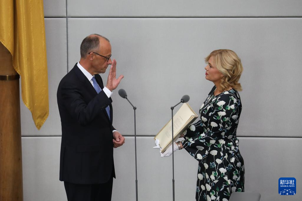 默茨经两轮投票当选德国总理