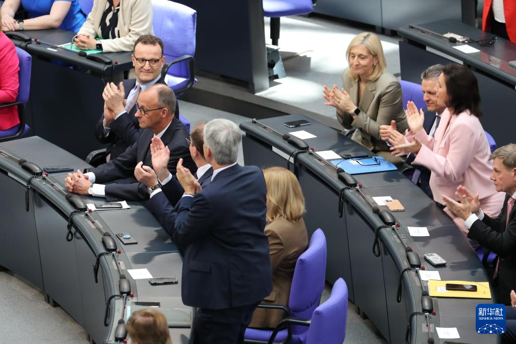 默茨经两轮投票当选德国总理