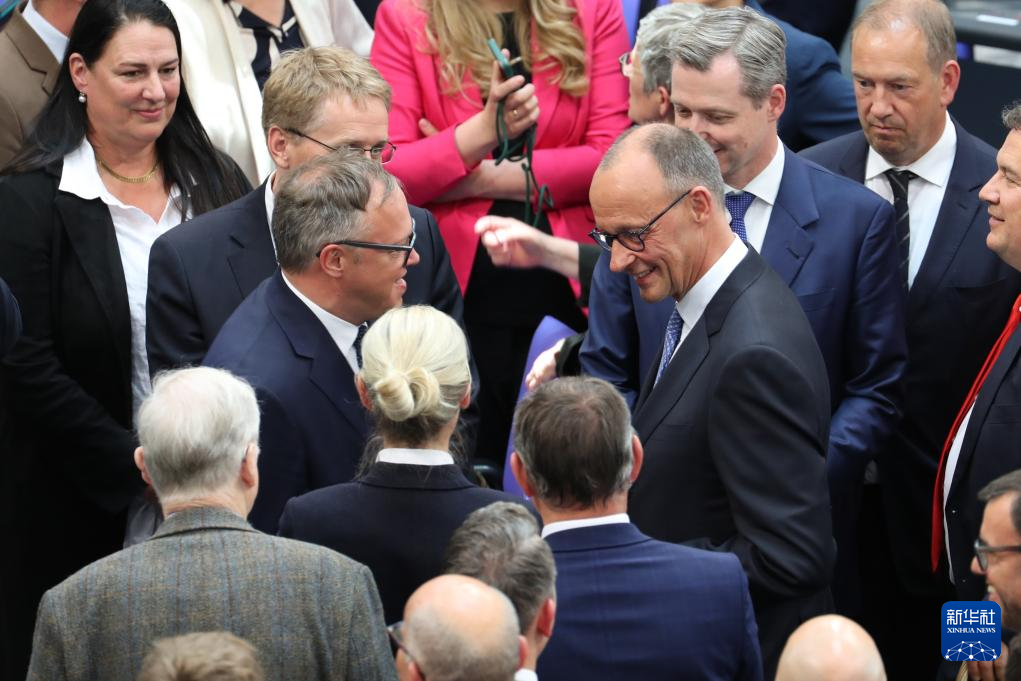 默茨经两轮投票当选德国总理