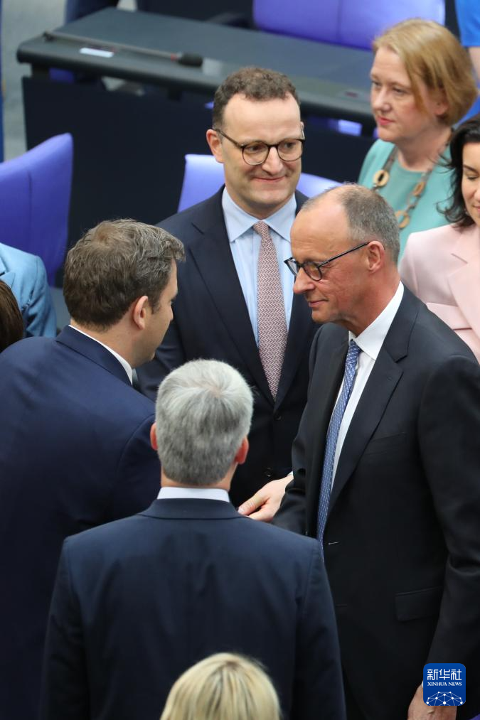 默茨经两轮投票当选德国总理