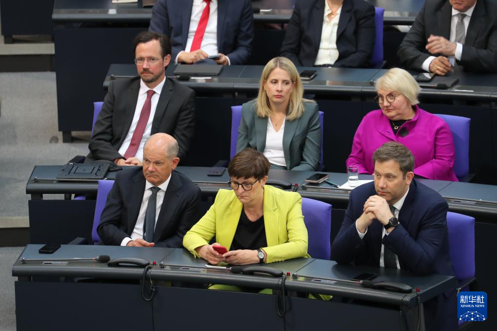 默茨经两轮投票当选德国总理