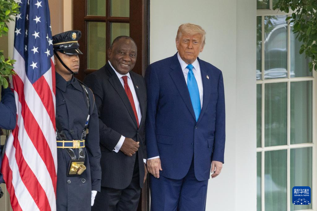 特朗普会见南非总统时起争执