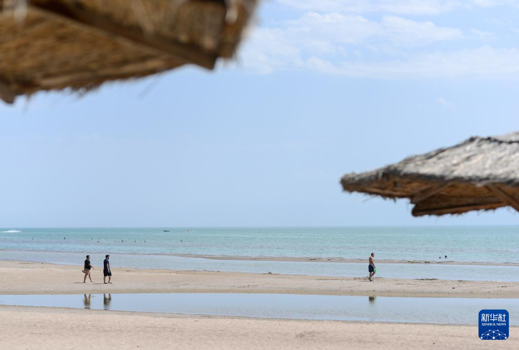哈萨克斯坦南部地区遭遇高温天气