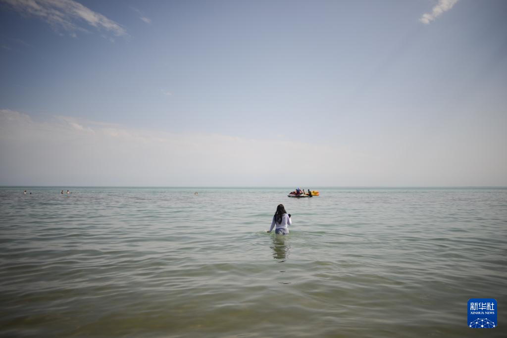 哈萨克斯坦南部地区遭遇高温天气