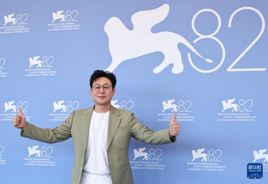 电影《日掛中天》主创亮相威尼斯电影节