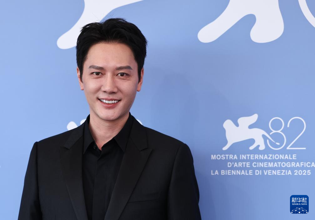 电影《日掛中天》主创亮相威尼斯电影节