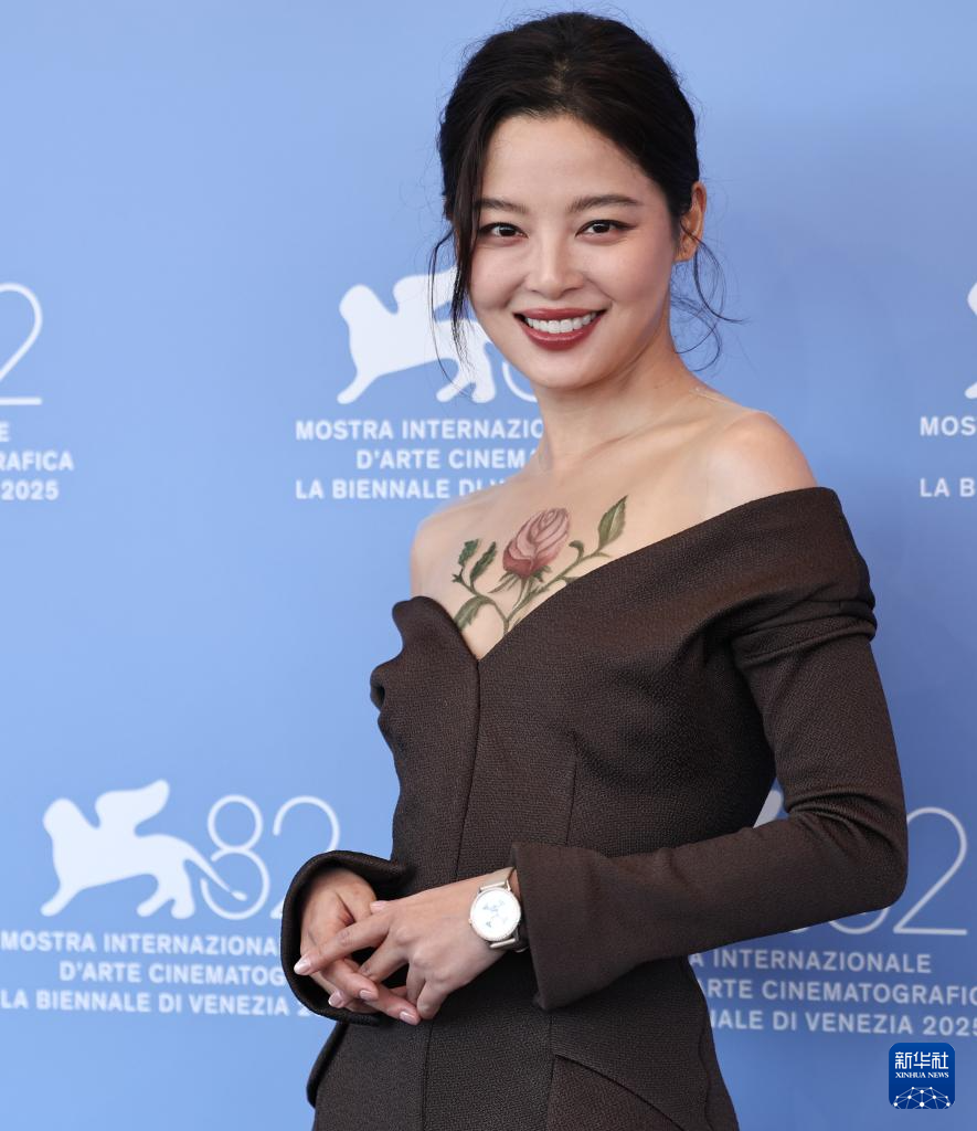 电影《日掛中天》主创亮相威尼斯电影节