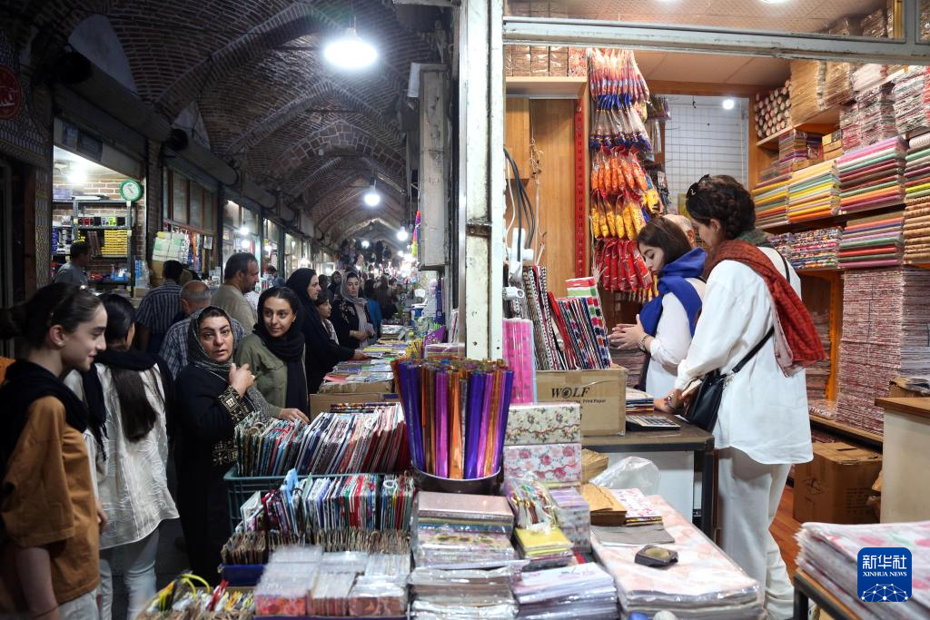 走进大不里士大巴扎