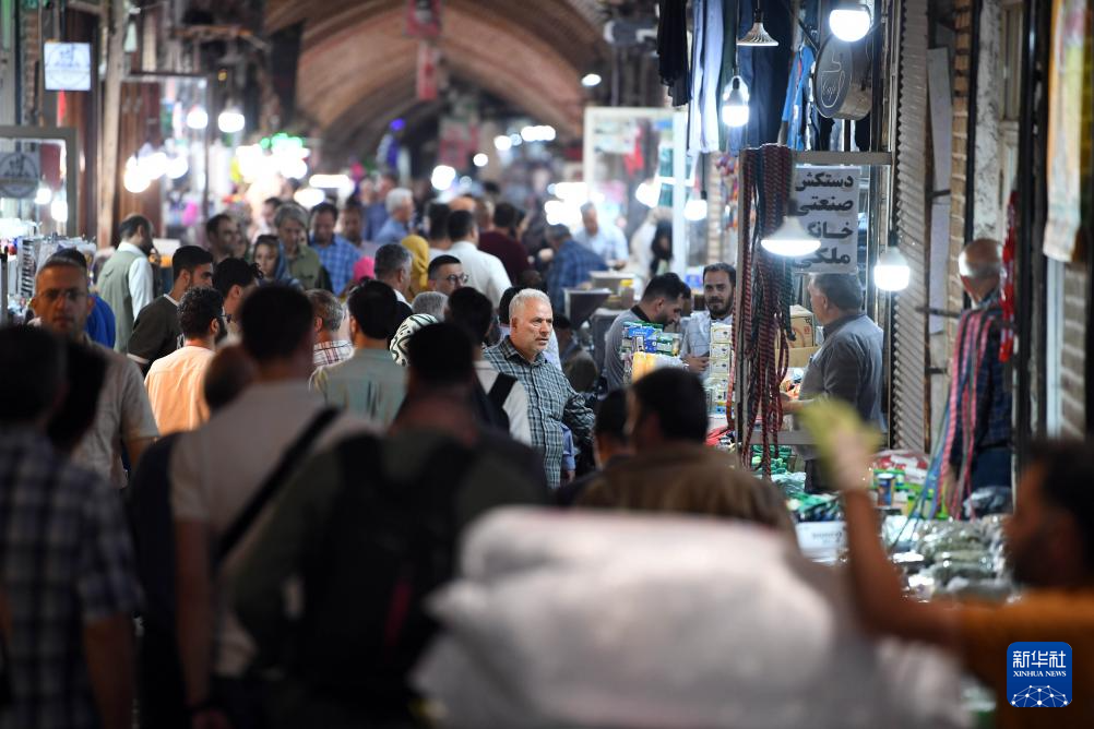 走进大不里士大巴扎