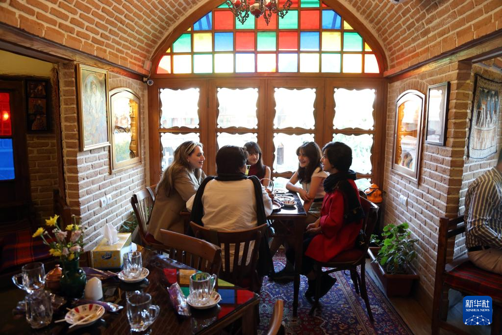 走进大不里士大巴扎