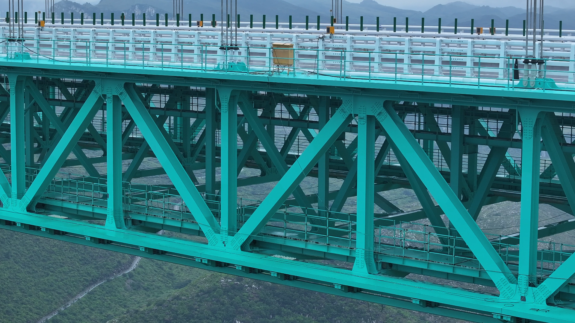 Generation Z in China|美国博主柯鲁瀚:我在贵州见证“横竖”都是世界第一 微信图片_20250922103948.png