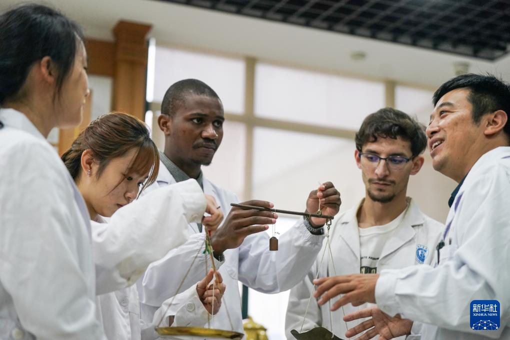 “洋中医”中国求学记