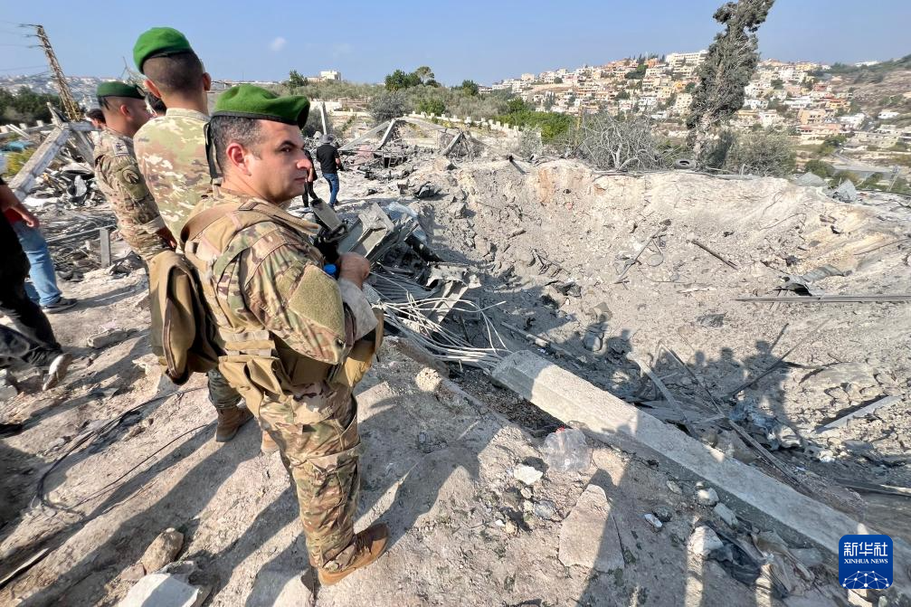 以军空袭黎南部城镇