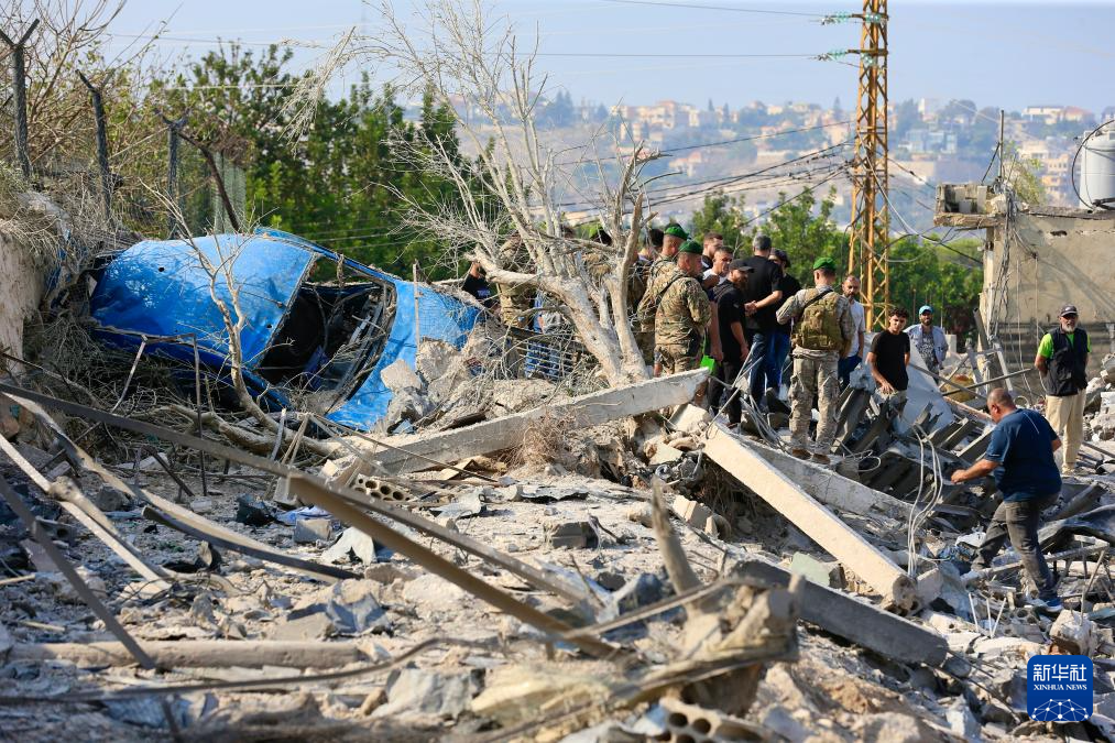 以军空袭黎南部城镇