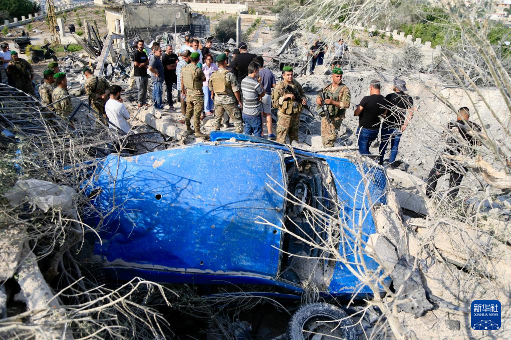 以军空袭黎南部城镇