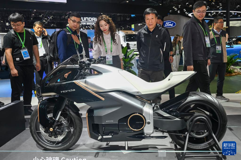 第八届进博会 | 进博会的前沿创新科技