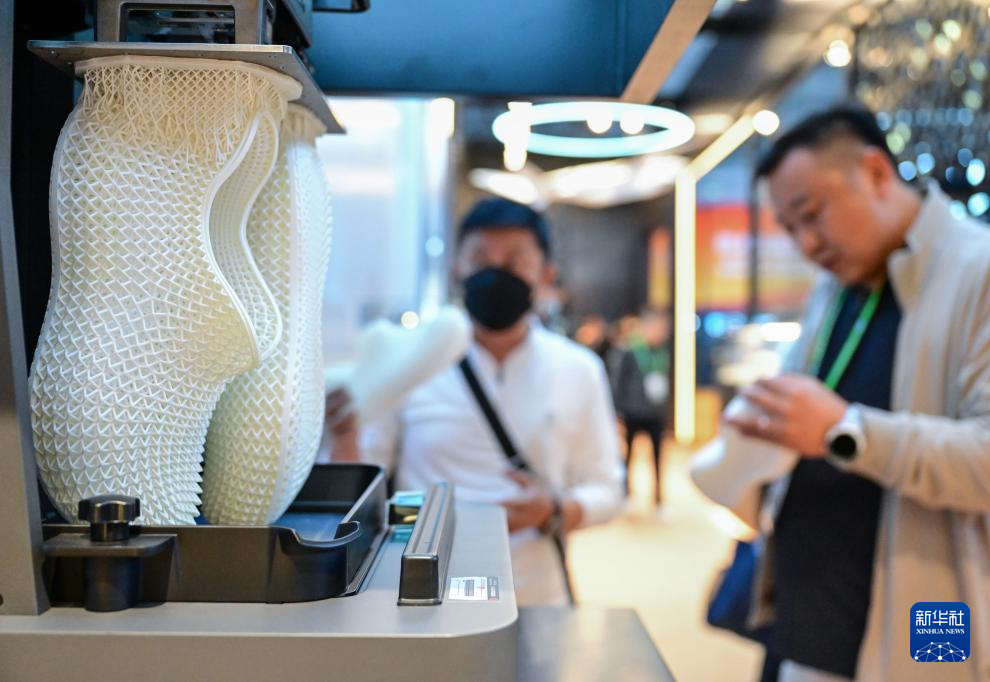 第八届进博会 | 进博会的前沿创新科技