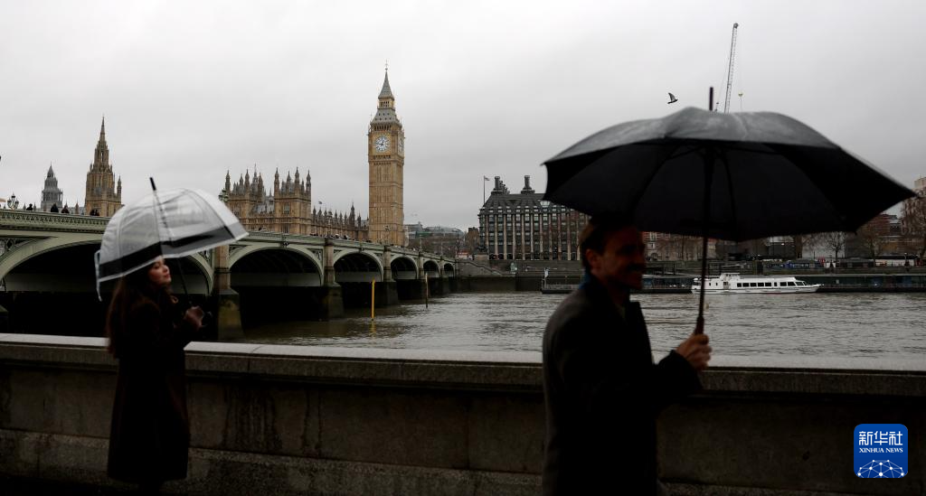 风暴“钱德拉”袭击英国